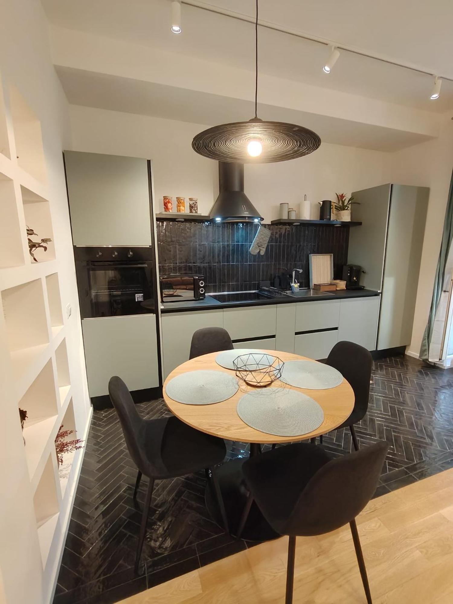 Bellissimo Bilocale Al Centro Di Appartamento Roma